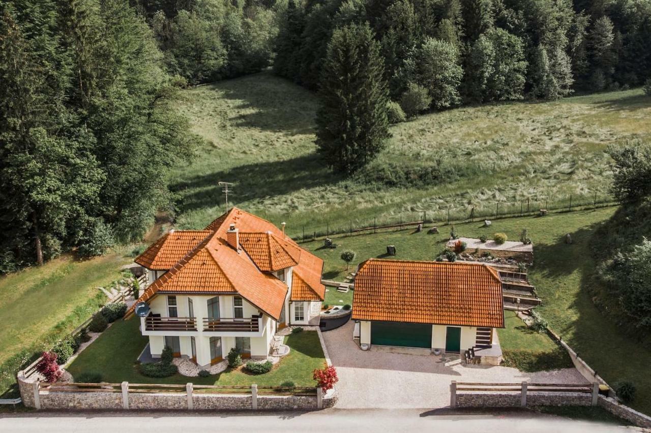 House Of Adventure - The Base To Explore Slovenia Laze v Tuhinju Exterior foto
